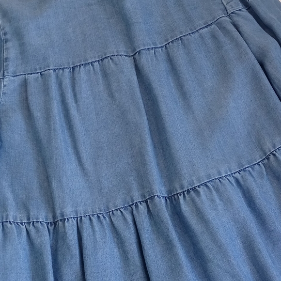 Beautiful Tiered Soft Chambray Blue Bell Sleeve  Lyocell Top S/P - Picture 6 of 8